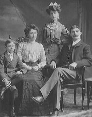 un-family4.jpg